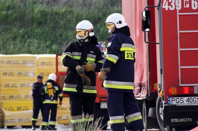 Symulowany pożar w fabryce styropianu - zdjęcia+film