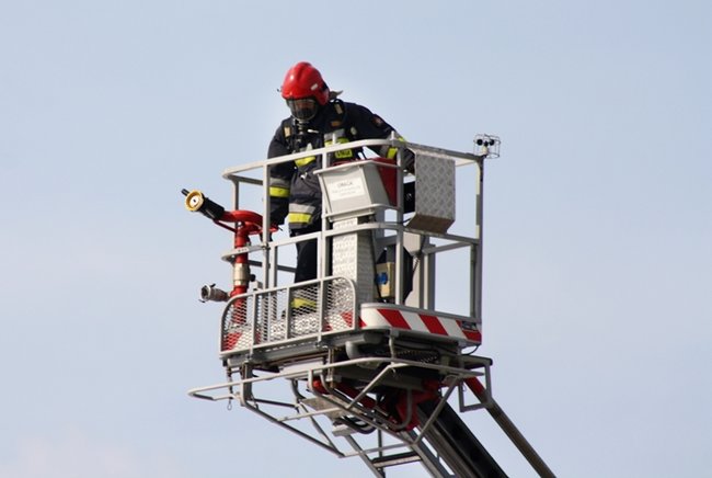 Symulowany pożar w fabryce styropianu - zdjęcia+film