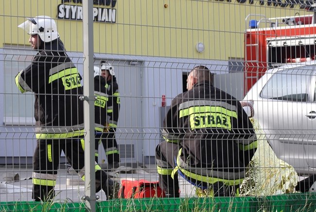 Symulowany pożar w fabryce styropianu - zdjęcia+film