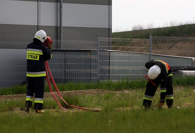 Symulowany pożar w fabryce styropianu - zdjęcia+film