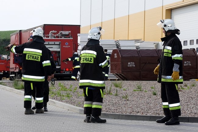 Symulowany pożar w fabryce styropianu - zdjęcia+film