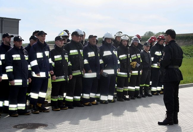 Symulowany pożar w fabryce styropianu - zdjęcia+film