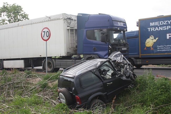 Na czołówkę z tirem - zdjęcia