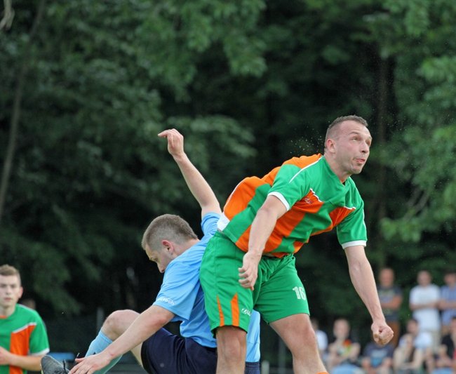 Kapitan wyrzucony z boiska - zdjęcia