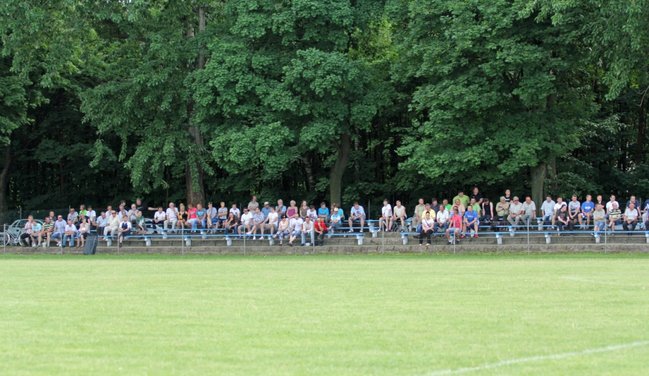 Kapitan wyrzucony z boiska - zdjęcia