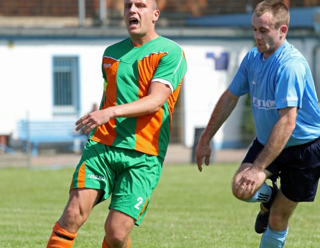 Kapitan wyrzucony z boiska - zdjęcia