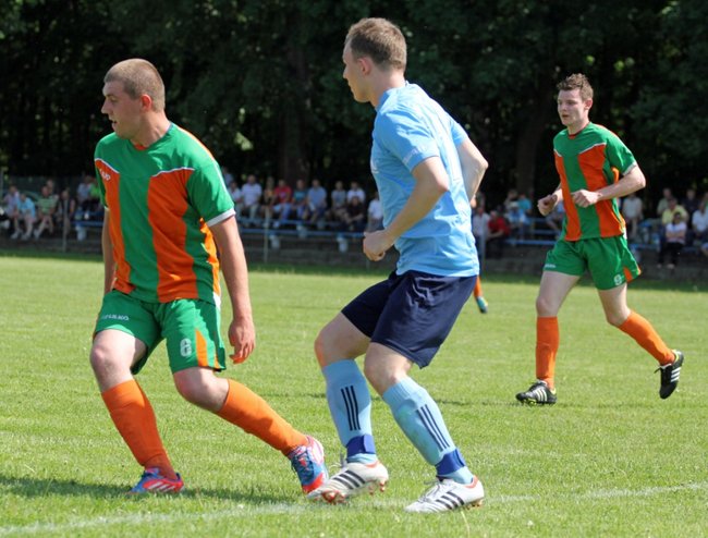 Kapitan wyrzucony z boiska - zdjęcia