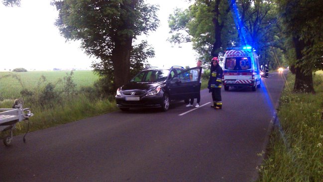 Sięgając po komórkę - zdjęcia