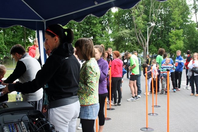 Pobiegli z dala od bomb - zdjęcia