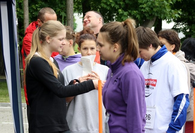 Pobiegli z dala od bomb - zdjęcia