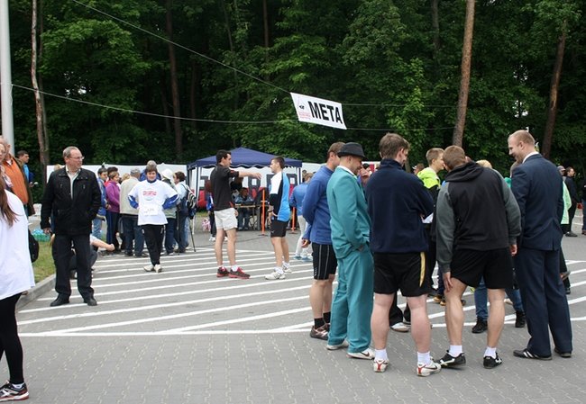 Pobiegli z dala od bomb - zdjęcia