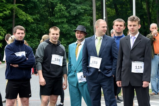 Pobiegli z dala od bomb - zdjęcia