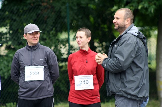 Pobiegli z dala od bomb - zdjęcia