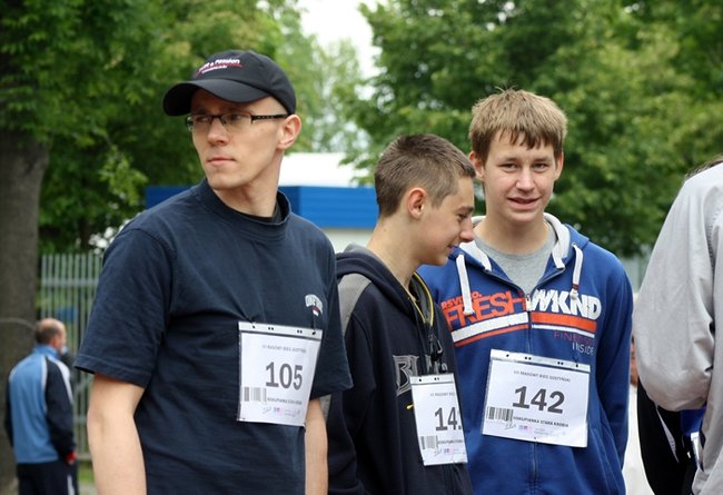 Pobiegli z dala od bomb - zdjęcia