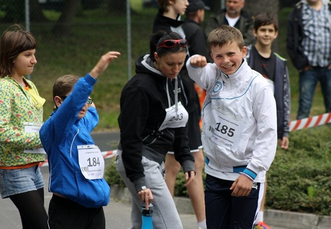 Pobiegli z dala od bomb - zdjęcia