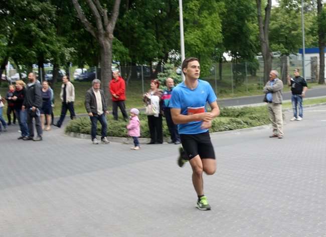 Pobiegli z dala od bomb - zdjęcia