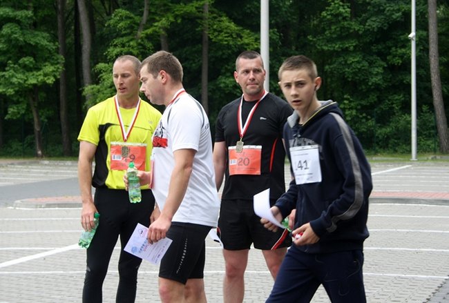 Pobiegli z dala od bomb - zdjęcia