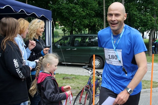 Pobiegli z dala od bomb - zdjęcia