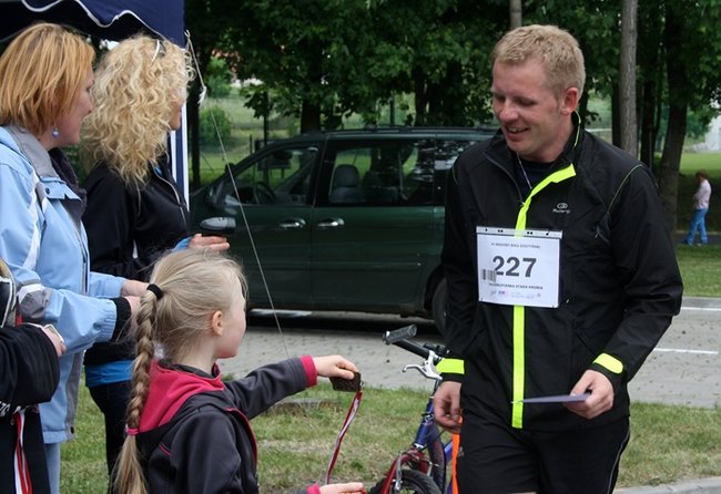 Pobiegli z dala od bomb - zdjęcia