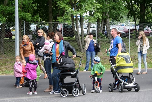 Pobiegli z dala od bomb - zdjęcia