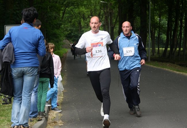 Pobiegli z dala od bomb - zdjęcia