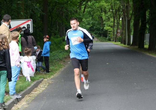 Pobiegli z dala od bomb - zdjęcia