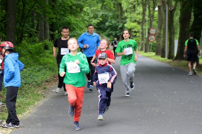 Pobiegli z dala od bomb - zdjęcia