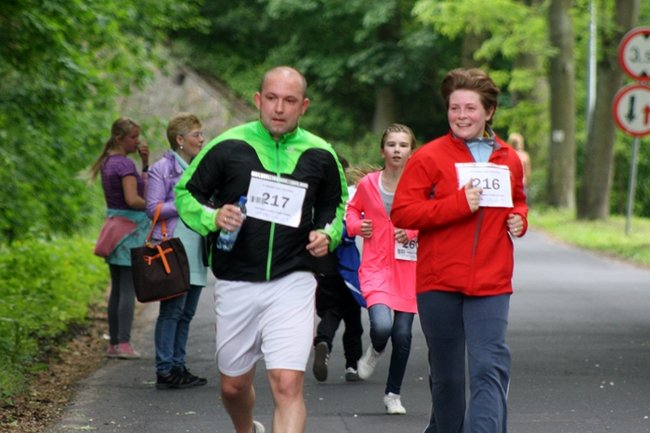 Pobiegli z dala od bomb - zdjęcia