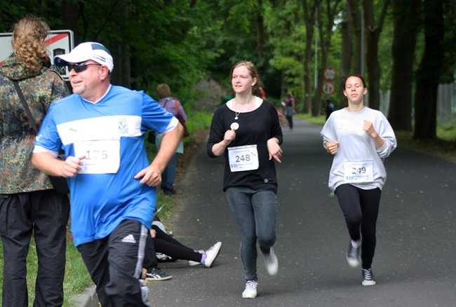 Pobiegli z dala od bomb - zdjęcia