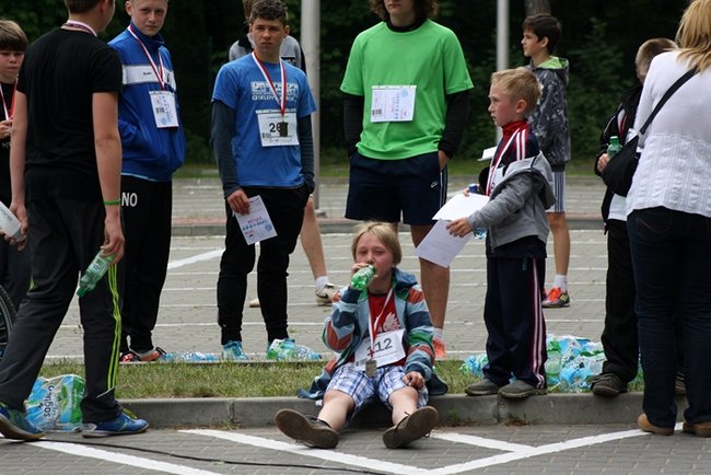 Pobiegli z dala od bomb - zdjęcia