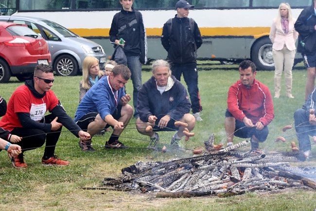 Pobiegli z dala od bomb - zdjęcia