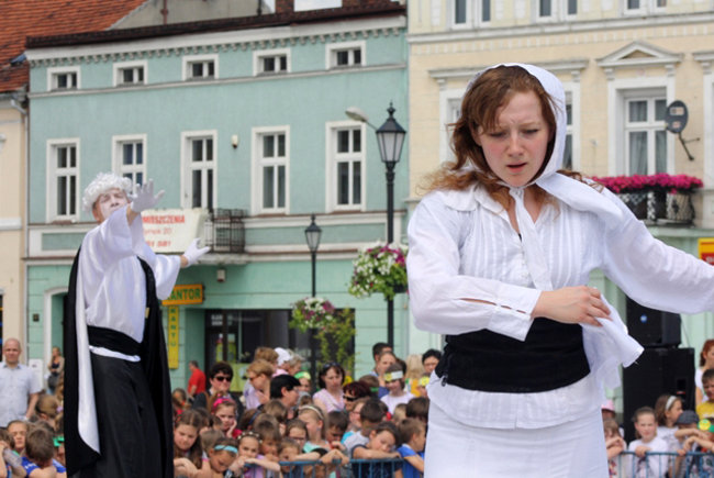 Rynek pełen dzieci - zdjęcia