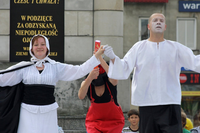 Rynek pełen dzieci - zdjęcia