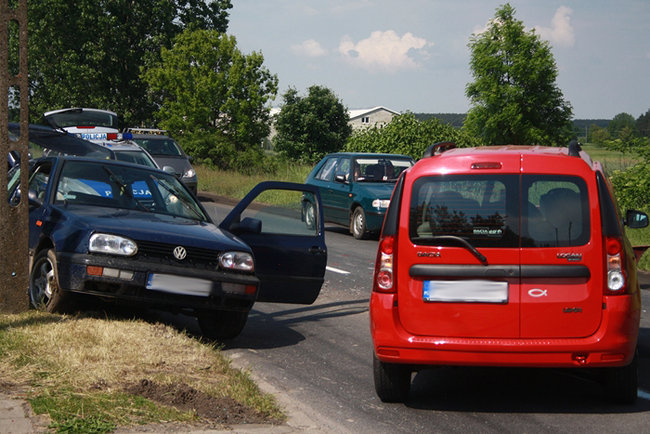 Zderzyły się dwa samochody - zdjęcia
