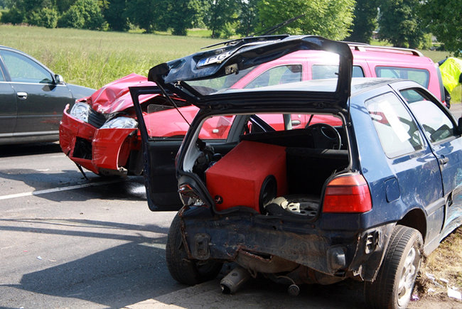 Zderzyły się dwa samochody - zdjęcia