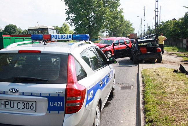Zderzyły się dwa samochody - zdjęcia