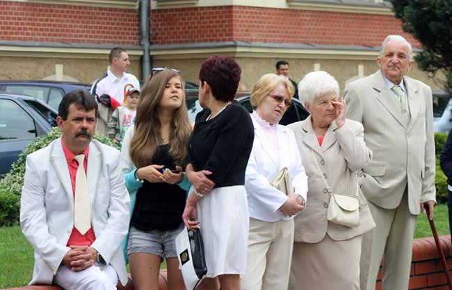 Wyszli z Eucharystią na Rynek - zdjęcia