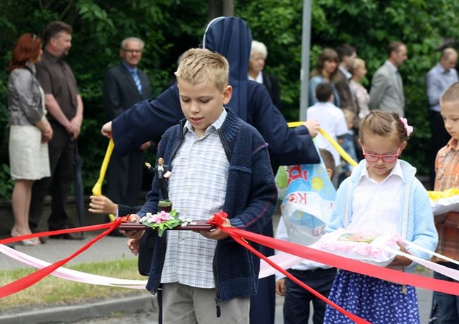 Wyszli z Eucharystią na Rynek - zdjęcia