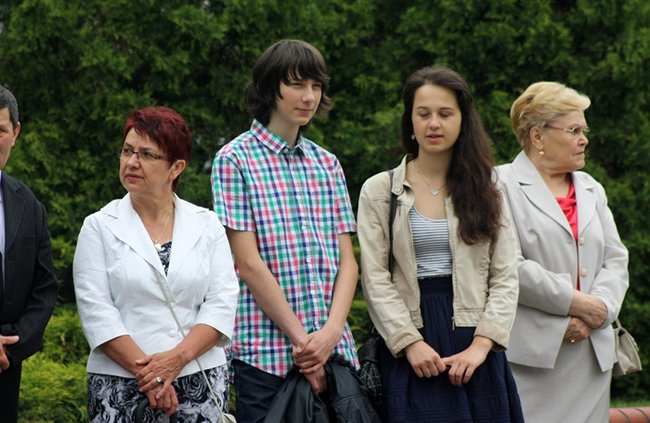 Wyszli z Eucharystią na Rynek - zdjęcia