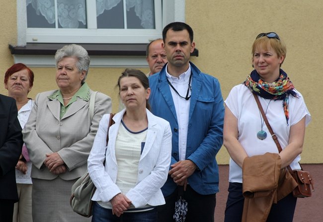 Wyszli z Eucharystią na Rynek - zdjęcia