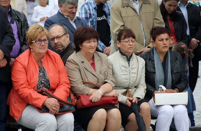 Wyszli z Eucharystią na Rynek - zdjęcia