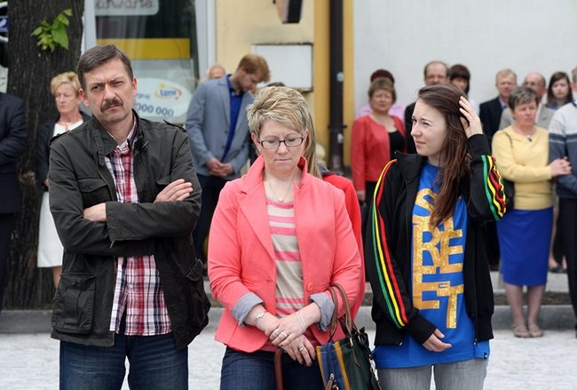 Wyszli z Eucharystią na Rynek - zdjęcia