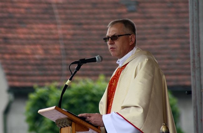 Wyszli z Eucharystią na Rynek - zdjęcia