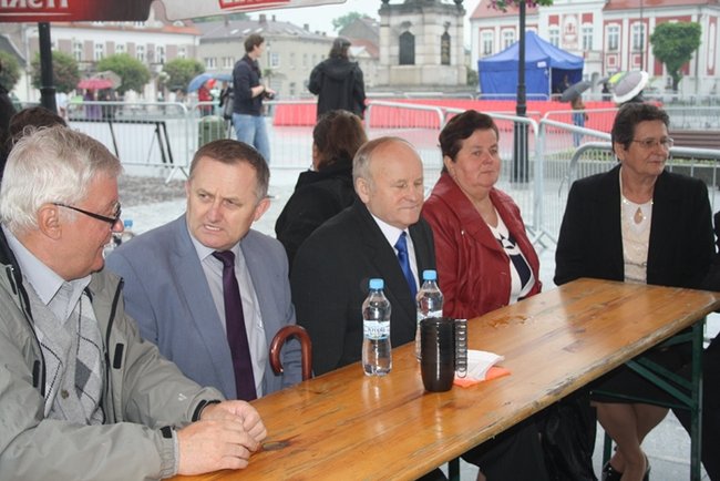 Deszcz nie sprzyjał zabawie - zdjęcia