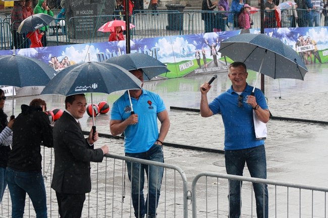 Deszcz nie sprzyjał zabawie - zdjęcia