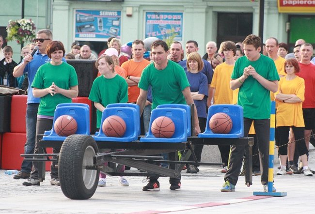 Deszcz nie sprzyjał zabawie - zdjęcia