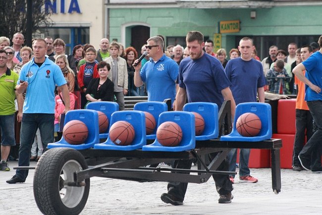Deszcz nie sprzyjał zabawie - zdjęcia