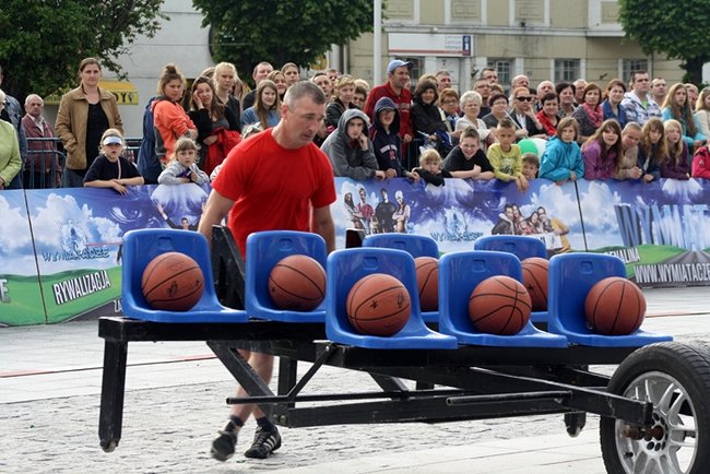 Deszcz nie sprzyjał zabawie - zdjęcia