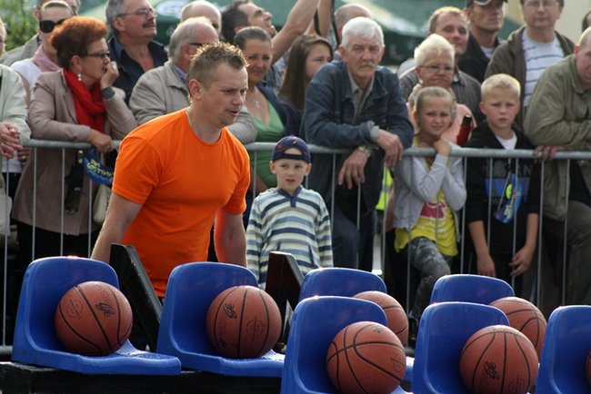 Deszcz nie sprzyjał zabawie - zdjęcia