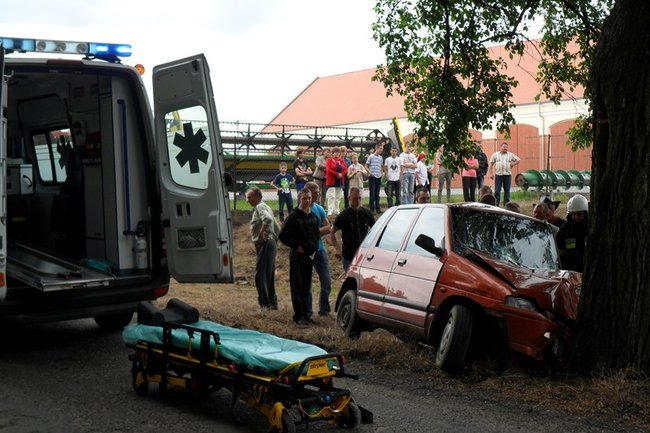 Był pijany i jechał zbyt szybko - zdjęcia